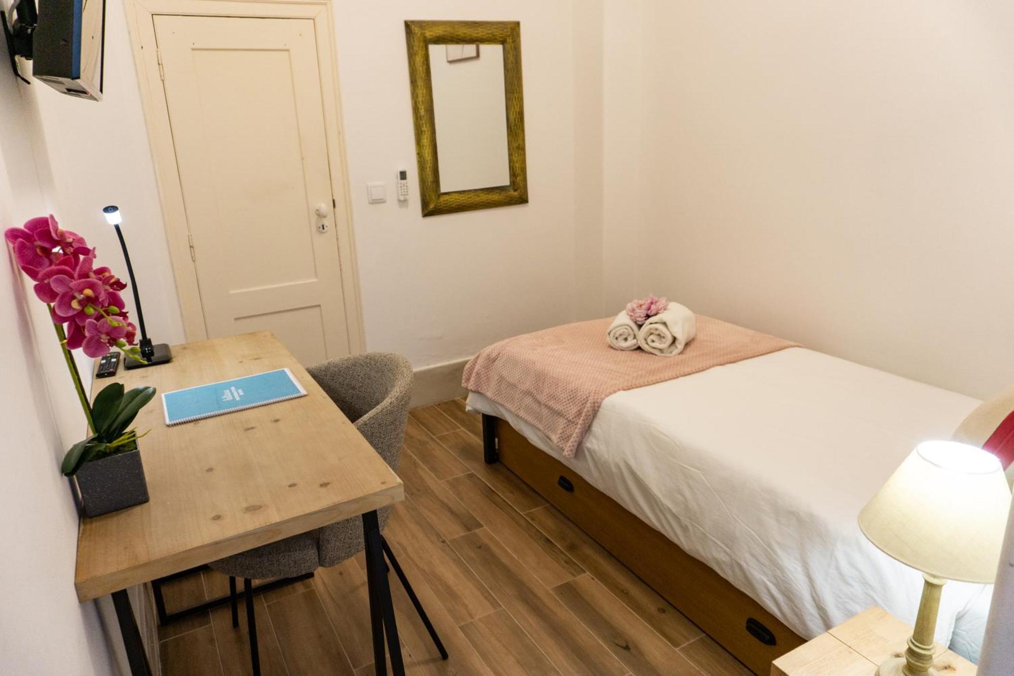 מלון לאגוּ‏ש Lalitana Townhouse חדר תמונה